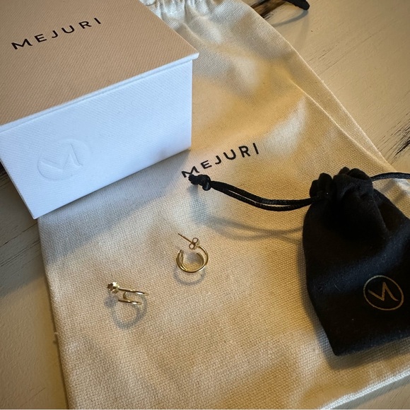 Mejuri 14k Gold Twin Hoops - Picture 2 of 9